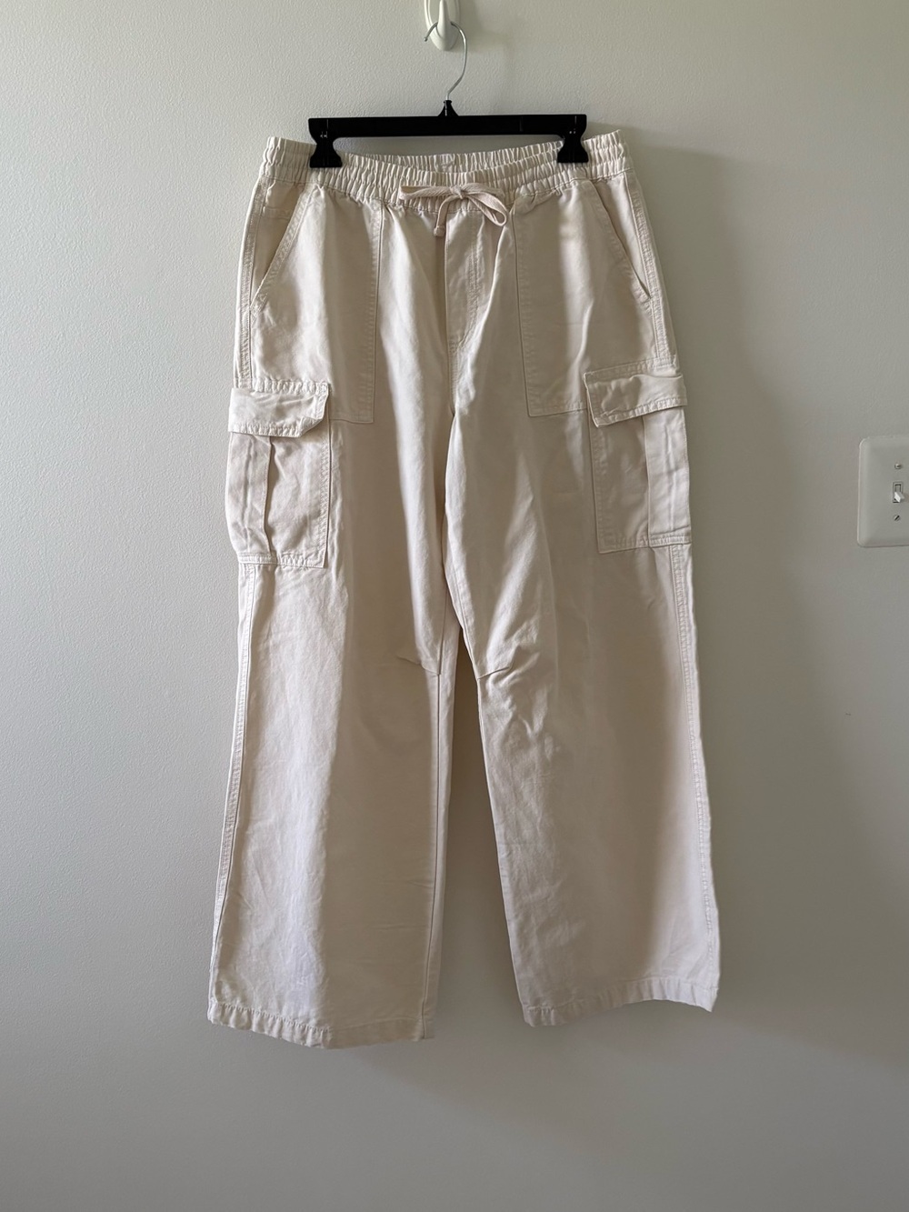 aerie Women’s Cream Elastic Waist Casual Pants
